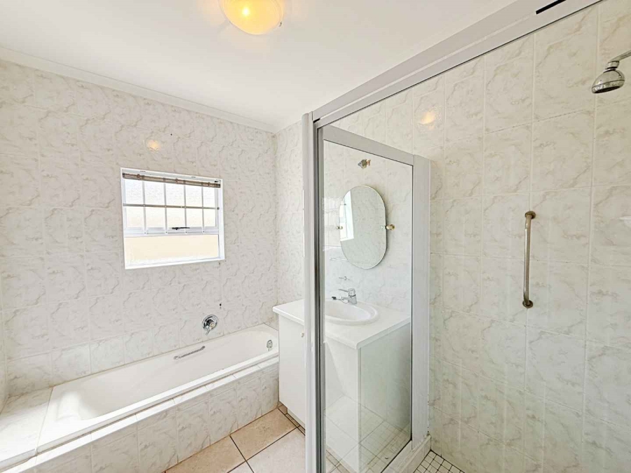 4 Bedroom Property for Sale in Middedorp Western Cape